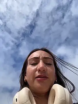 ninabigtitied (F young) - anal plug - finger pussy + squirt