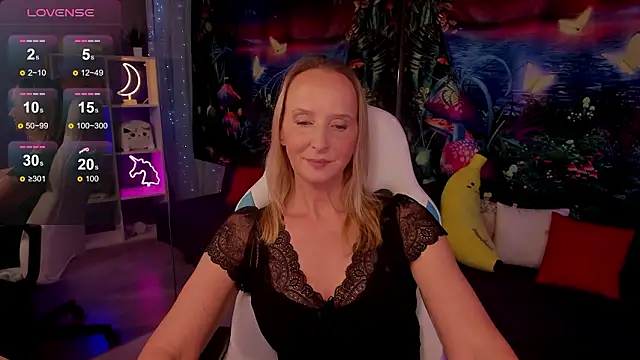 scarlettpalmer (F mature) - touch your chest