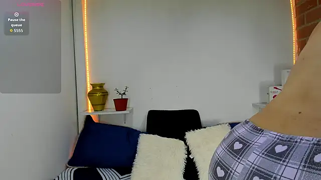 rukminilatin (Ask my age) - Show nude in the free room ,anal