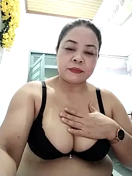 Sexy-bigtits2024 webcam