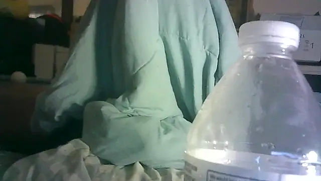 ON3YOULLN3VER_FIR3 webcam