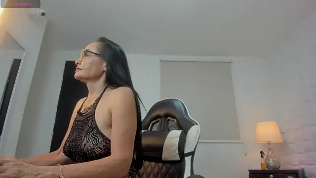 yulitza1025 (F mature) - Tits fuck + oil