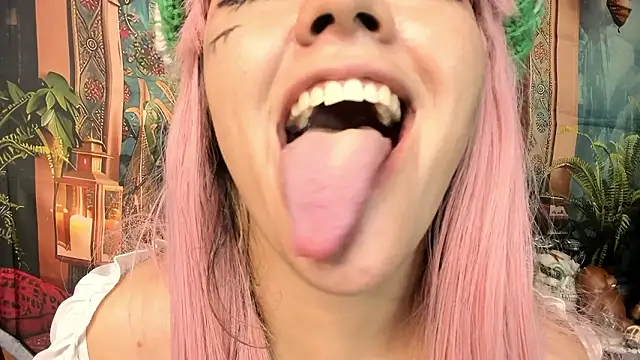 Cristina_blue webcam