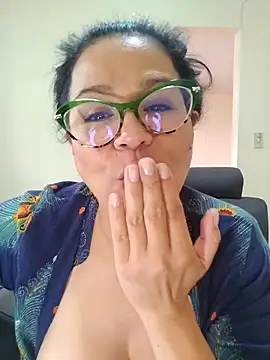 naughty_doll_horny (F milf) - enjoy my boobs play