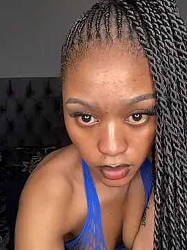 Webcam Model (Primadonnass) is live