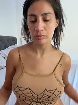 Webcam Model (Putitatease)  is live.Free join now!