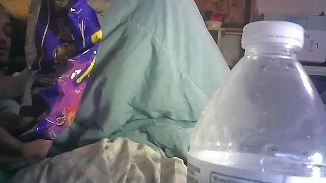 ON3YOULLN3VER_FIR3 webcam