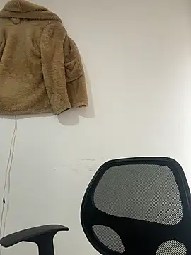 mia__bloom (F young) - plug anal🍑😈