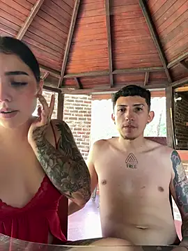 couple_latinx (Ask my age) - SHOW TITS