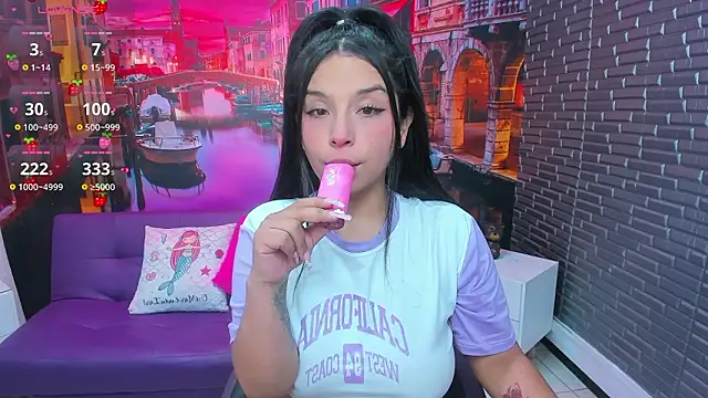 Small_naughty_ webcam