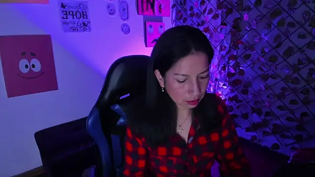 megan_collinss_ - Megan_Collinss_'s free webcam - UK Sex Cams