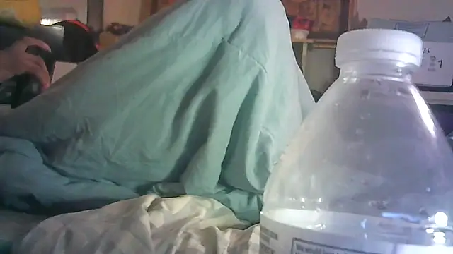 ON3YOULLN3VER_FIR3 webcam