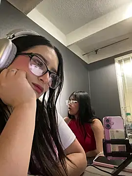 kloe_novoa (F young) - My friend sucks my tits