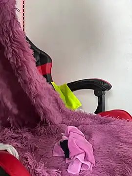 alexa_bluee (F teen) - toy control 1 min