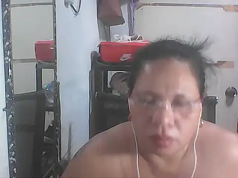 hotwet_mama4uxx webcam