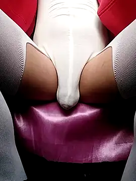 Webcam Model (oxxy_jean)  is live.Free join now!