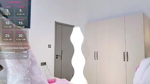 schoolgirl-nurse webcam