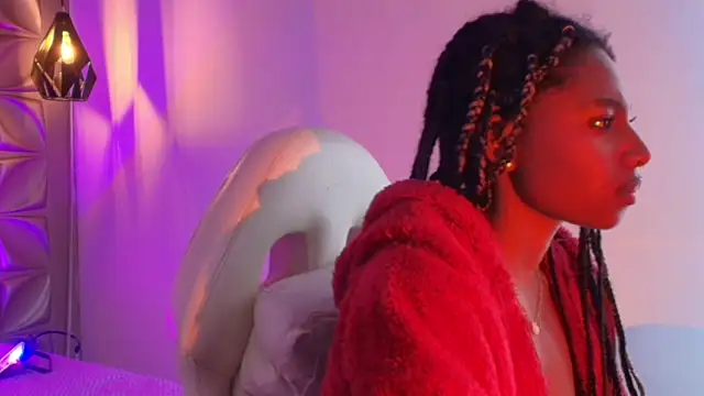 queen_perla_ (F young) - time to suck