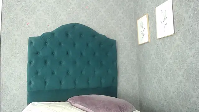 vic_taylor (F teen) - Spank x 10 in my pussy