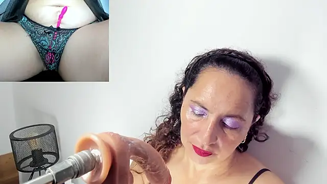 Luna_Naughty1 webcam