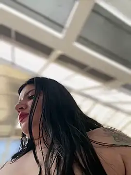 horny_roomiess webcam