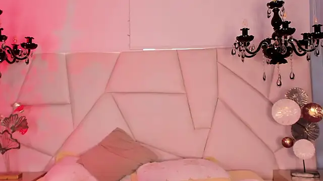 aitana_hilton_ (F young) - Kiss Aitana