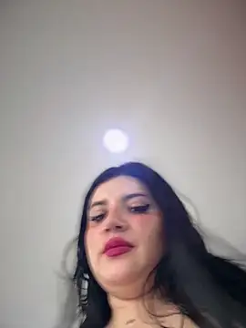 horny_roomiess webcam