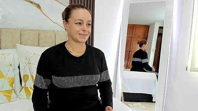 cristalwalker__ (F milf) - squirt