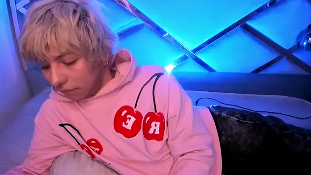 oliiverr22 (M twink) - a big and wet cum shoot for you!!