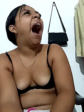 Hot-Latina-xxx webcam