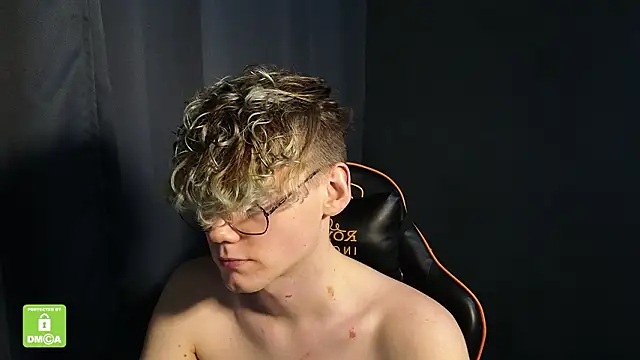 keytaro (M twink) - naked