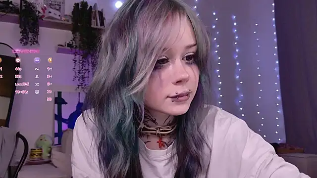 lollyshy (F teen) - Tease you with my  boobs close up