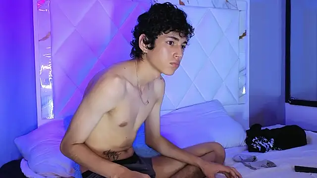 luca_moon_ (M twink) - 😈🍆OIL MY PENI😈🍆