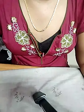 Webcam Model (Tamil-seetha22)  is live.Free join now!