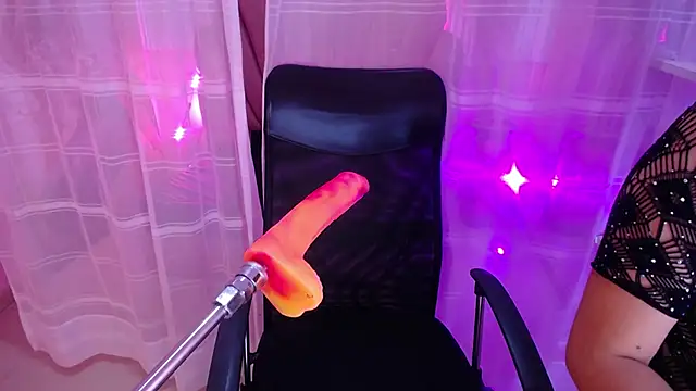 Aine_Collins_ webcam