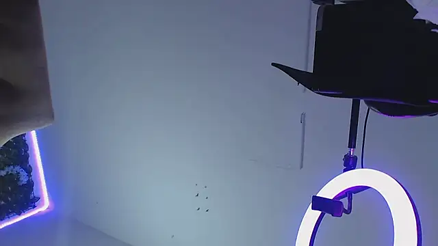 adara_cute_69 webcam