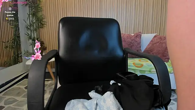 TiffanyHoustton webcam