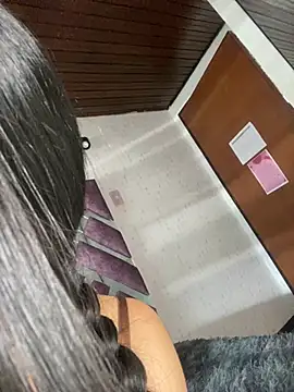 LunaMoore_Pink webcam