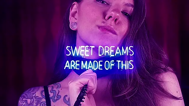 _private_person_ (F milf) - take. off shirt