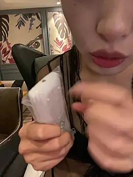 Webcam Model (MengMeng0515)  is live.Free join now!