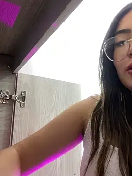 Mia_222 webcam