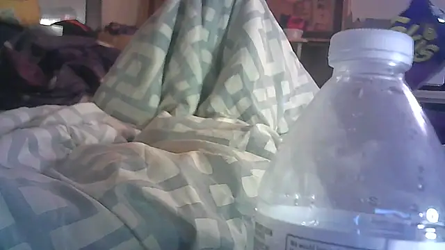 ON3YOULLN3VER_FIR3 webcam