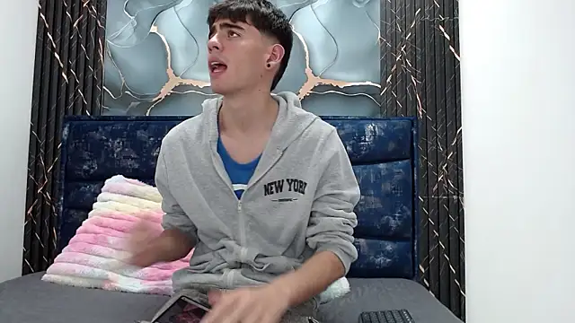 lust_demian - Lust_demian's free webcam - UK Sex Cams