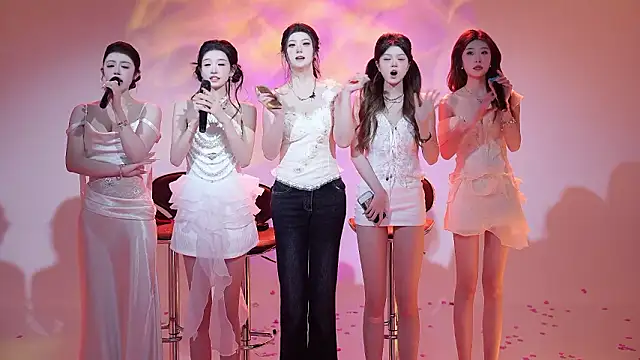 onlylove-007 Live Webcam on Stripchat