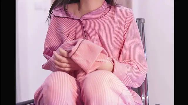 blu3moon- - Blu3Moon-'s free webcam - UK Sex Cams