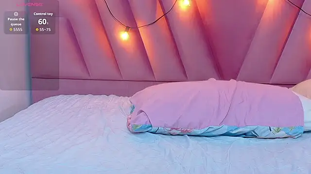 hornybarelylegalgirl - Hornybarelylegalgirl's free webcam - UK Sex Cams