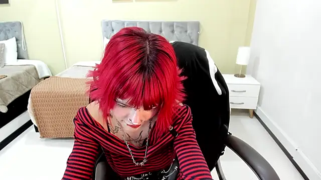 Bela_Craxkerr webcam