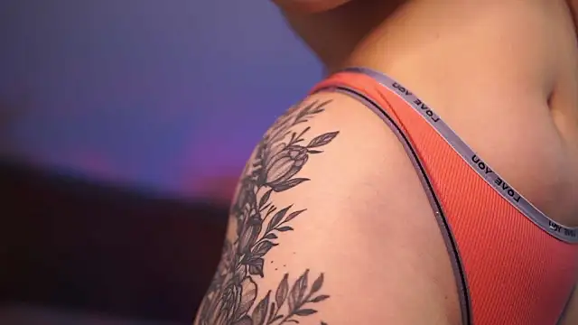 HotBustyBabeX webcam