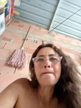 Webcam Model (Salome_69)  is live.Free join now!