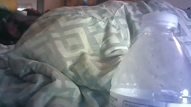 ON3YOULLN3VER_FIR3 webcam